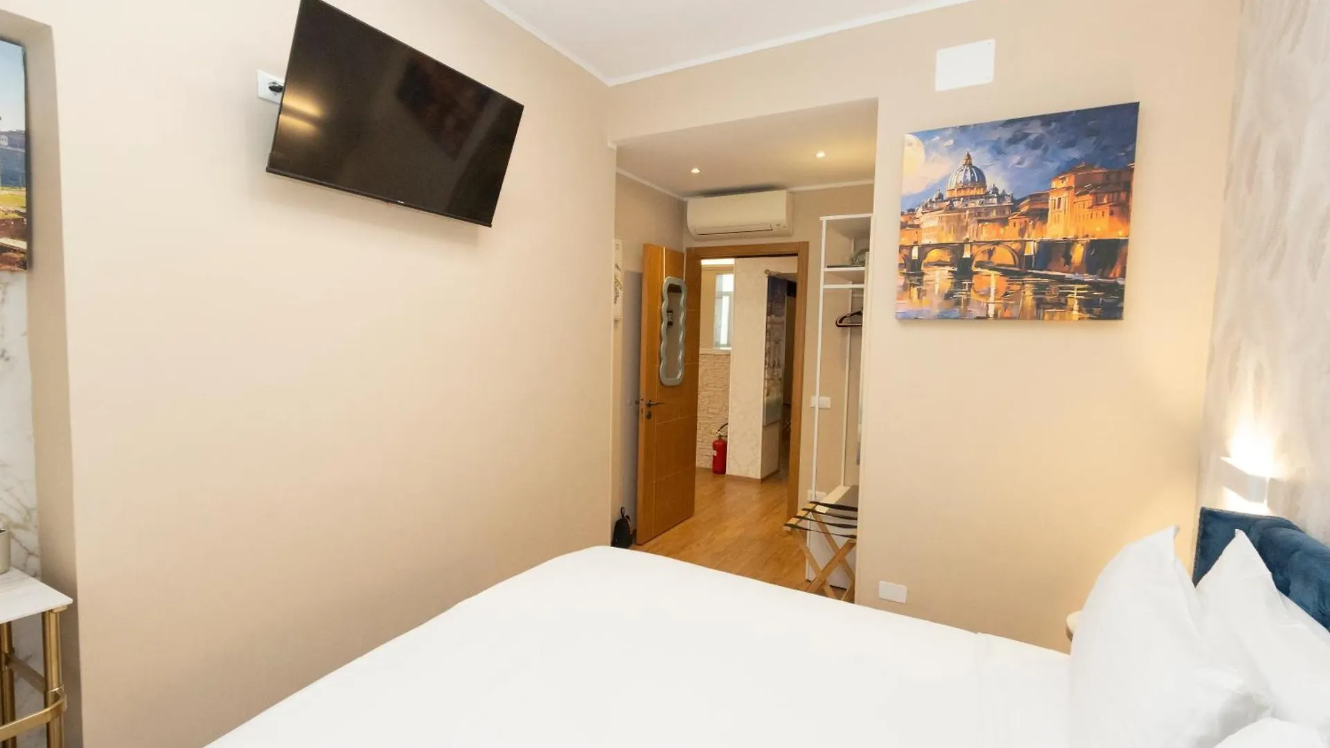 Romano Suite C7 0*, Řím Itálie