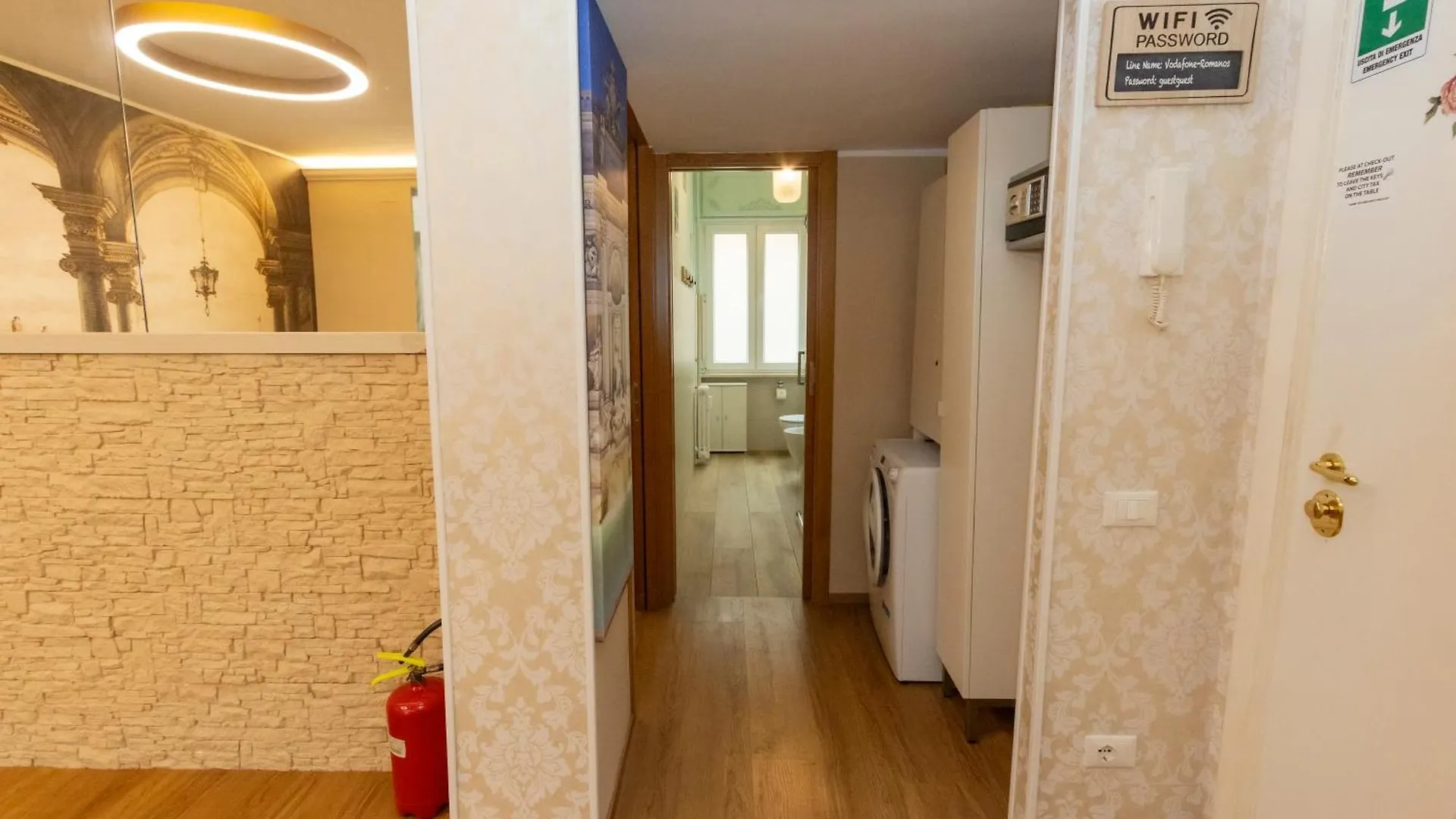 Romano Suite C7 0*, 로마